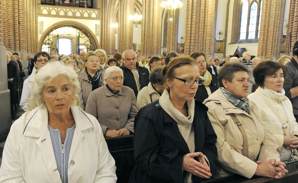 Ženske v črnini proti prepovedi splava