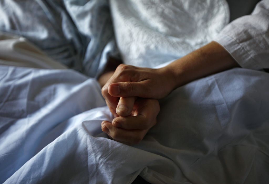 Večina paliativnih bolnikov želi čim več časa preživeti doma