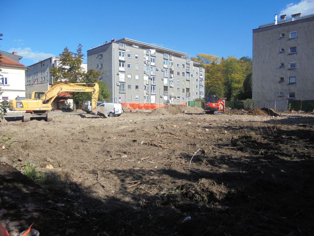Namesto dveh ru&scaron;evin sodoben vilski blok