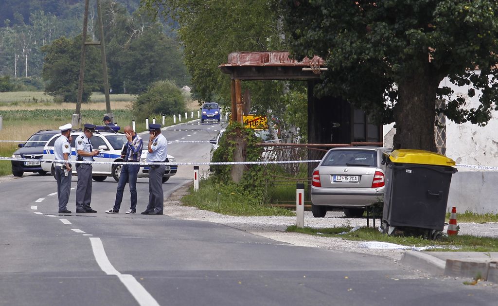 Do zob oboroženi policisti varovali rekonstrukcijo ugrabitve Škrbićeve