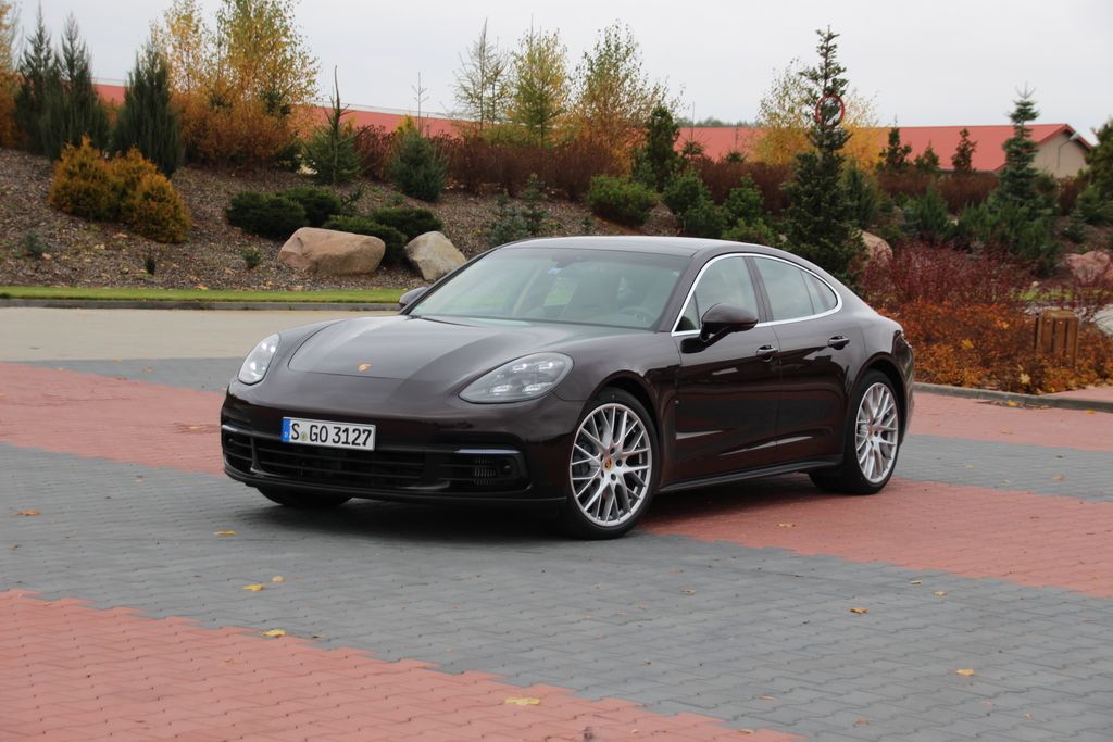 Porsche panamera pelje v drugi krog