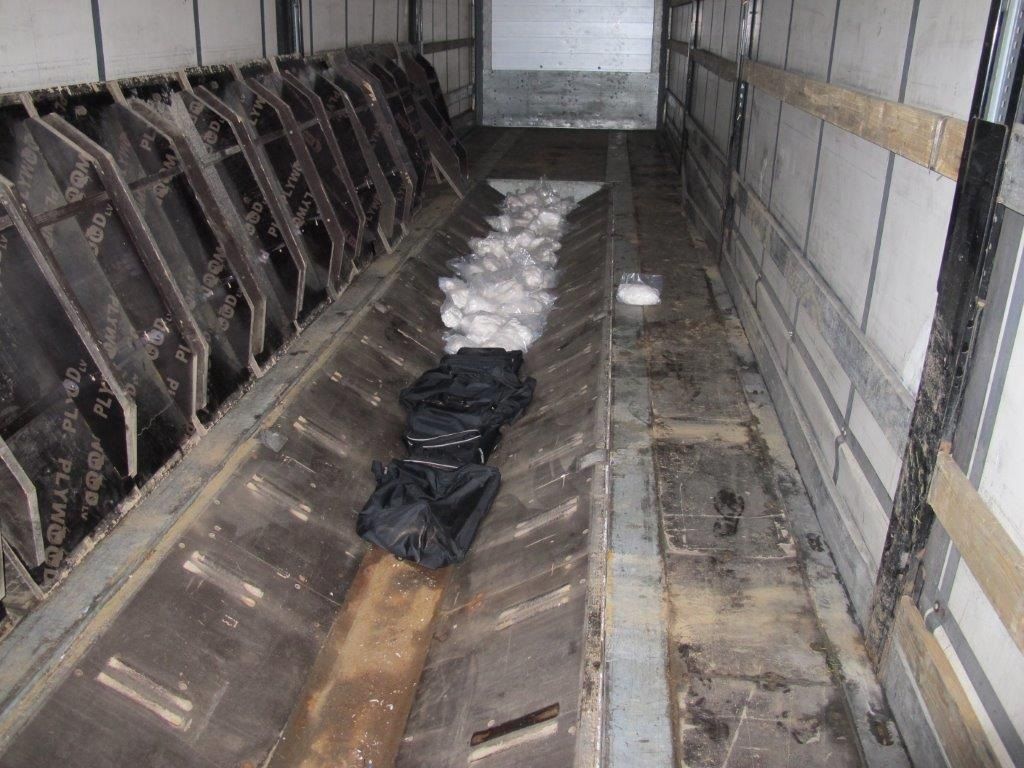 Slovenski policisti zasegli skoraj tono drog
