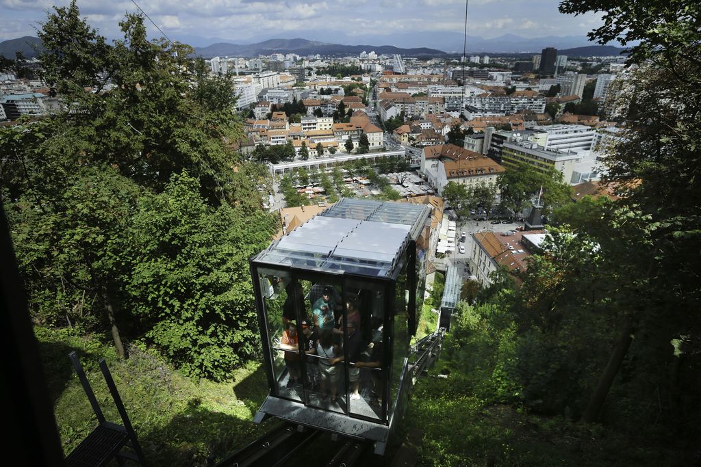 Tudi kraljica se je peljala z ljubljansko vzpenjačo