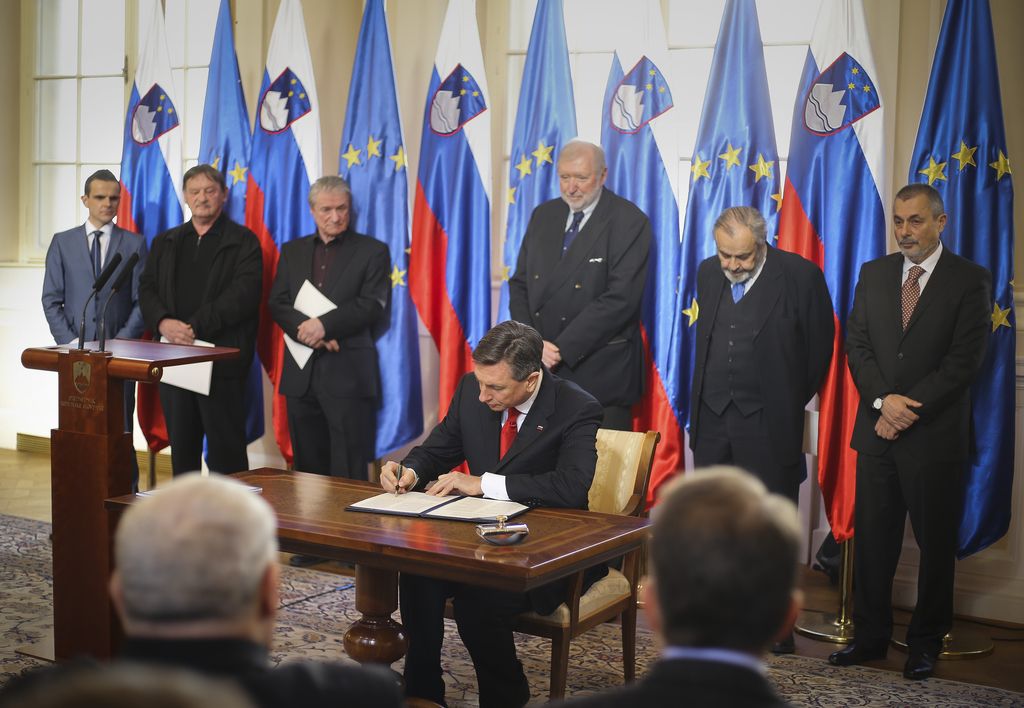 Pahor, Jambrek, Rupel, Hribar, Grafenauer ... podpisali pobudo za novo ustavo EU