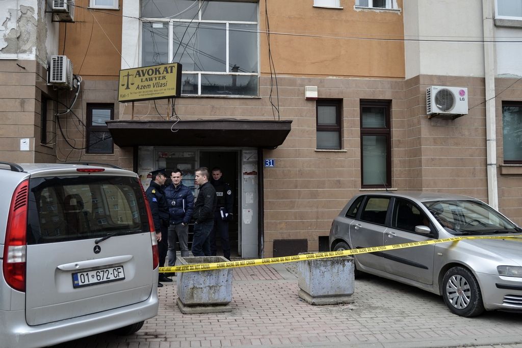 V Pri&scaron;tini v streljanju ranjen kosovski politik Azem Vlasi