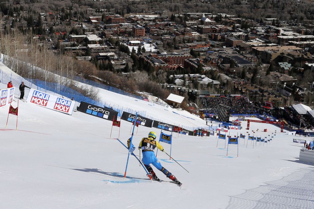 Slovenci v četrtfinalu ekipne tekme; Ilka &Scaron;tuhec odpovedala slalom