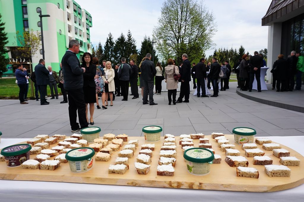 Mlekarstvo in kmetje počasi okrevajo