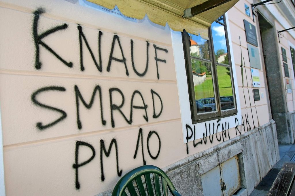 Knauf hoče za onečaščeno ime 69.000 evrov