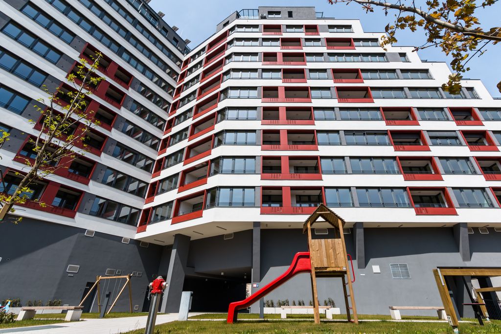 Aktivni življenjski utrip in udobje Eko srebrne hi&scaron;e