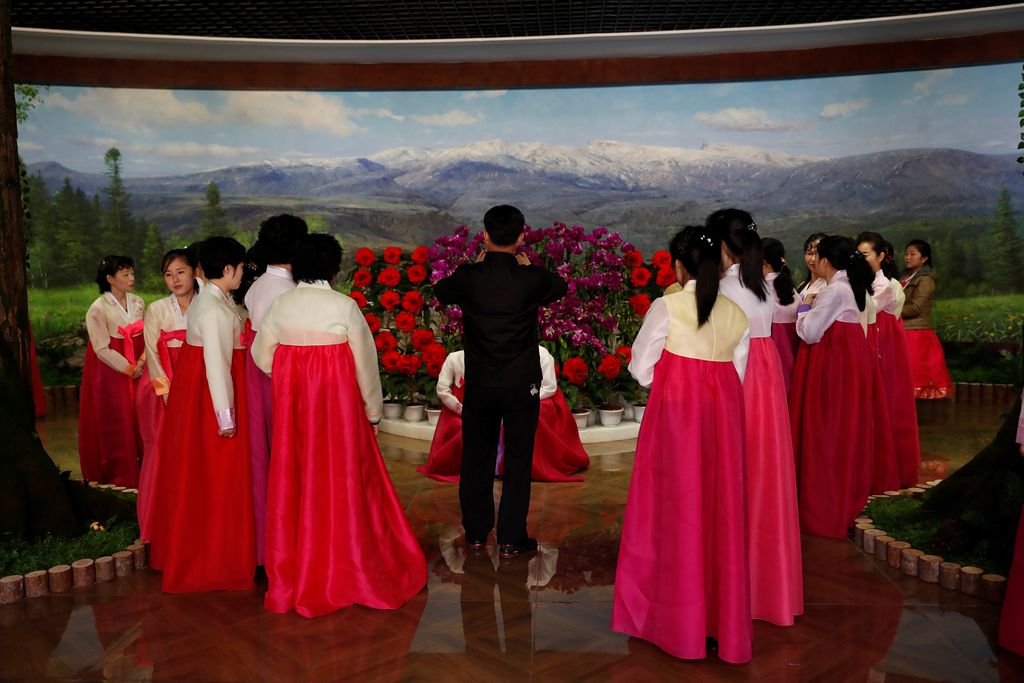 Severnokorejci paradirajo