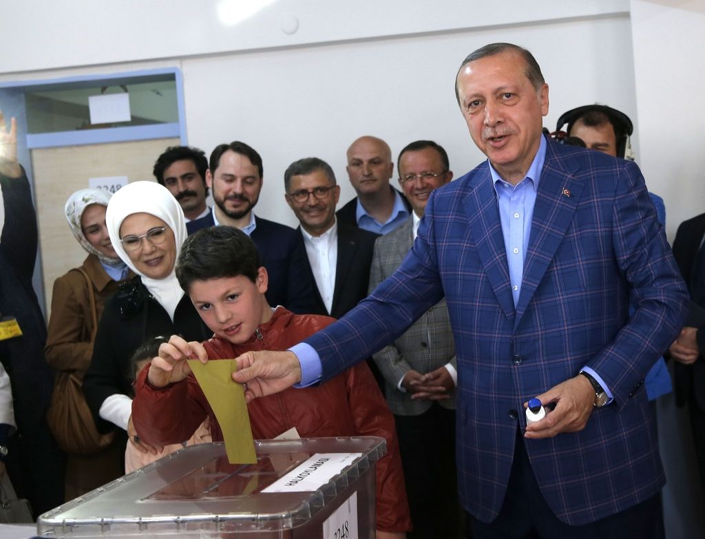 Erdogan: Turški narod je sprejel zgodovinsko odločitev