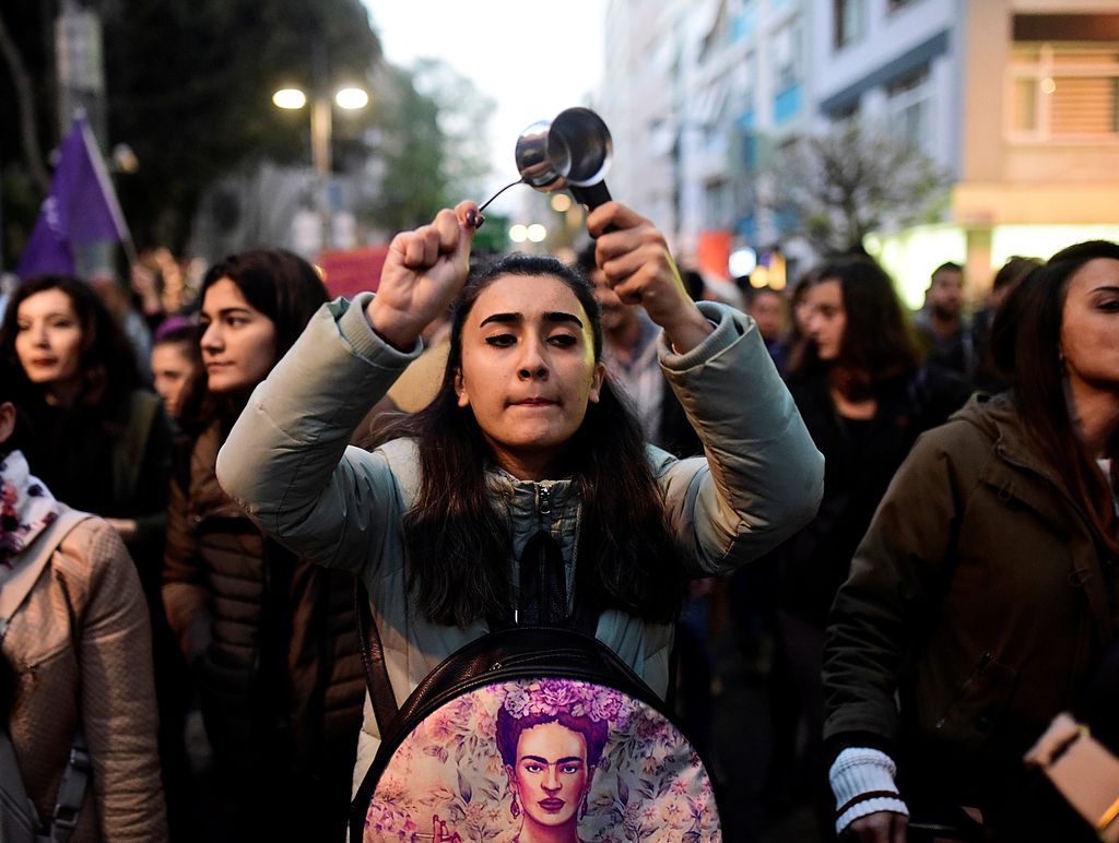 V turških mestih protesti proti izidu referenduma