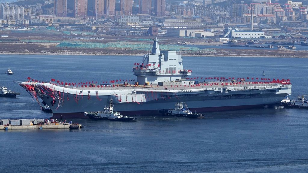 Kitajska letalonosilka je zaplula v razburkane vode