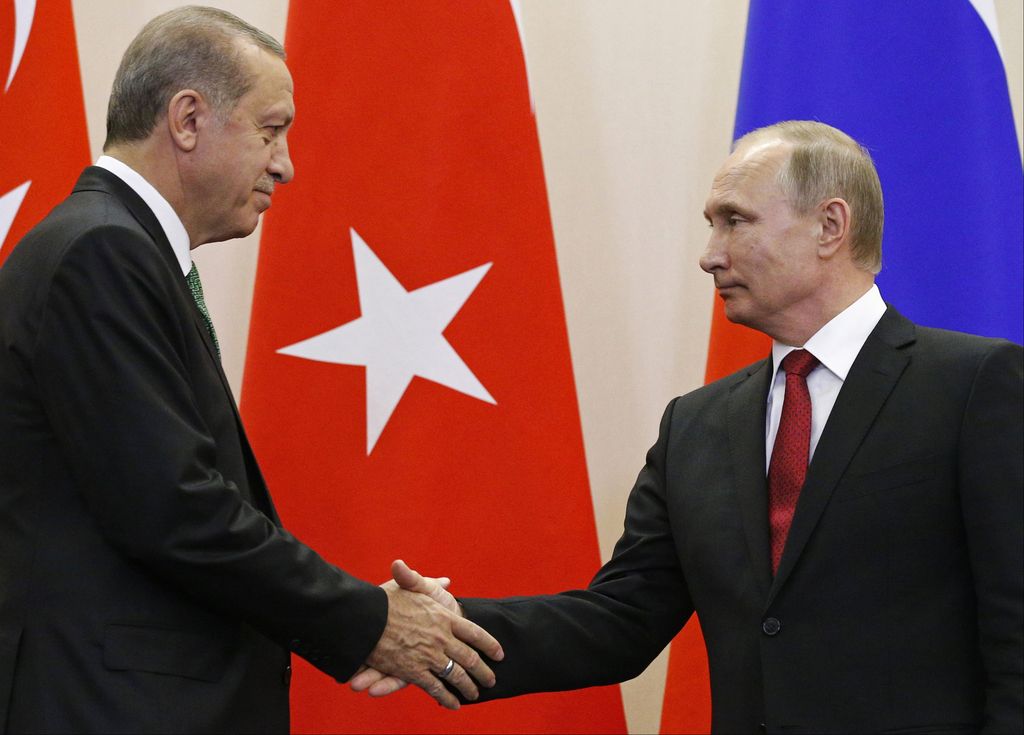 Putin in Erdoğan podpirata vzpostavitev varnih območij v Siriji