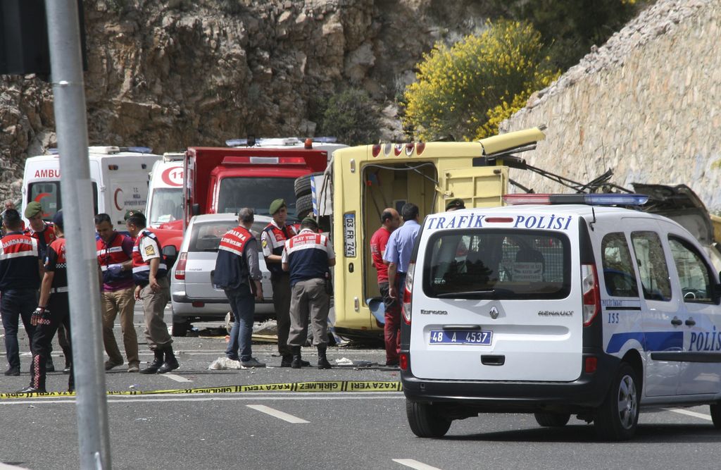 V prometni nesreči avtobusa v Turčiji več deset mrtvih