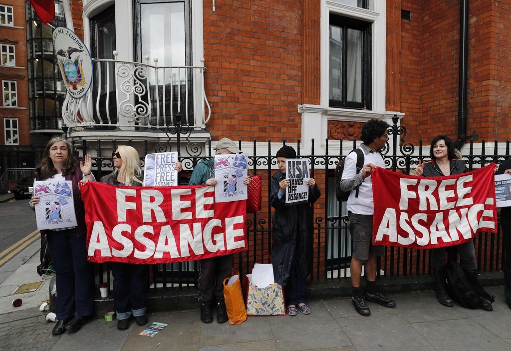 Švedska opustila pregon Juliana Assangea