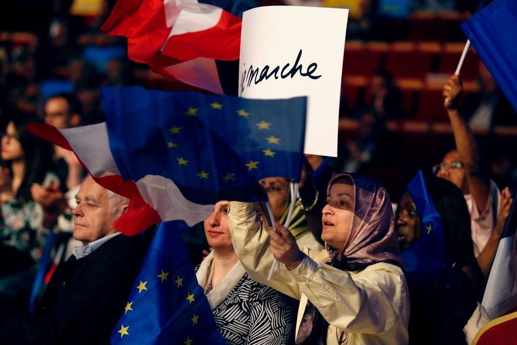 Pred francoskimi volitvami: napovedovati karkoli bi bilo nespametno