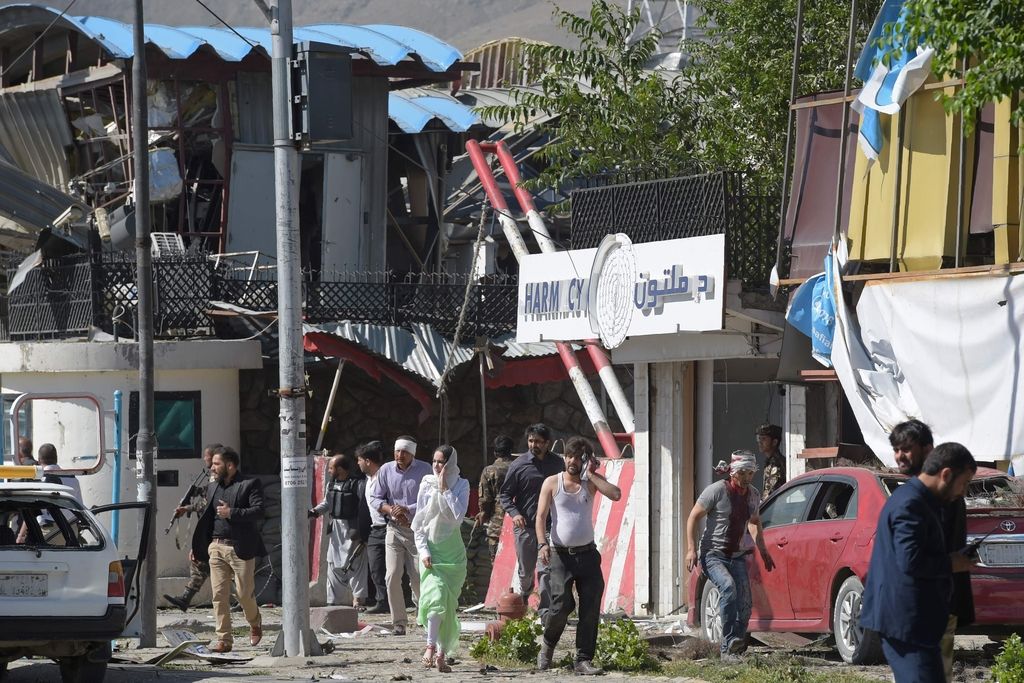 Eksplozija v diplomatskem delu Kabula zahtevala najmanj 90 življenj