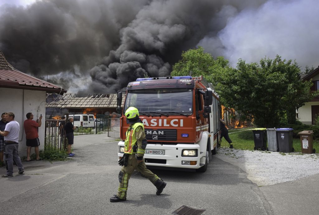 Vzrok požara na Brdu še ni znan, škode za nekaj sto tisoč evrov