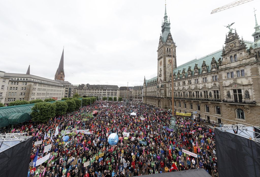 V Hamburgu več tisoč protestnikov proti vrhu G20