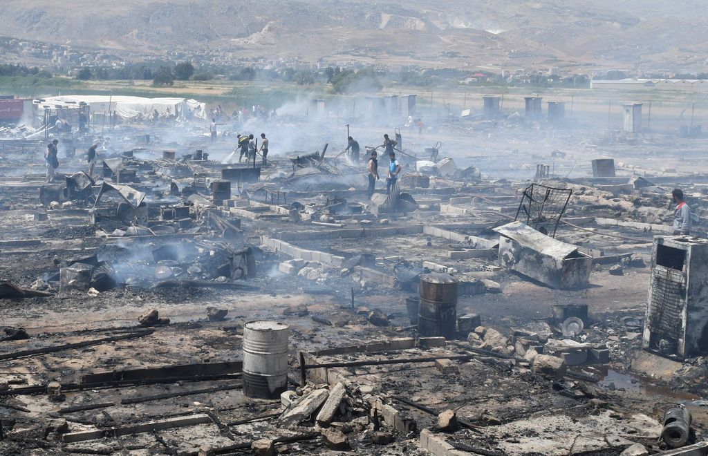 Požar v begunskem taborišču zahteval vsaj eno žrtev