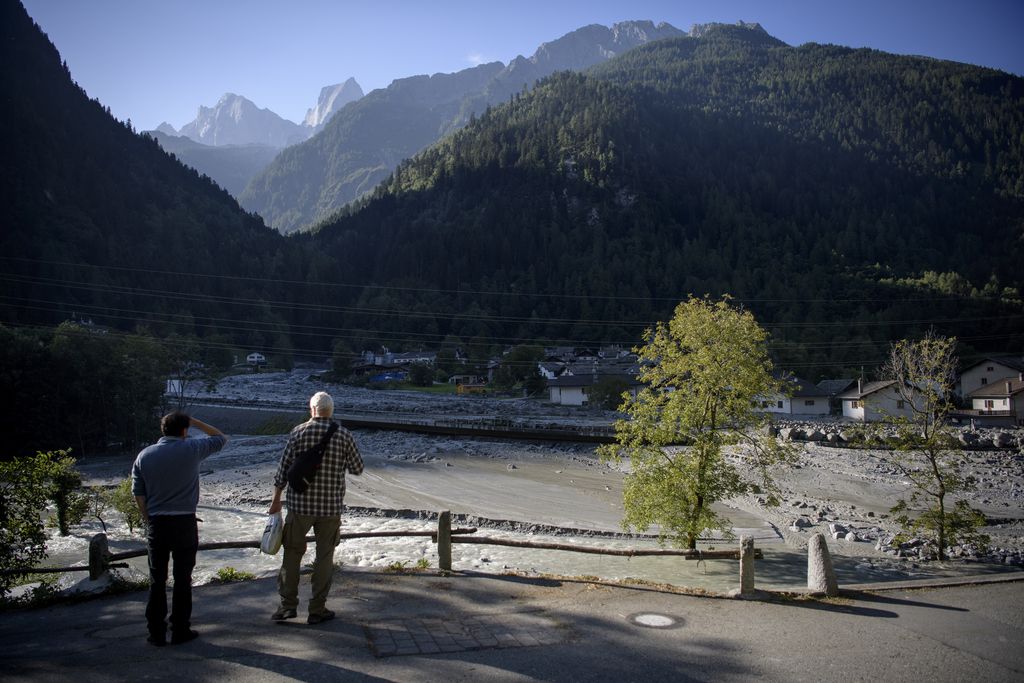 V Švici po zemeljskem plazu pogrešajo osem ljudi