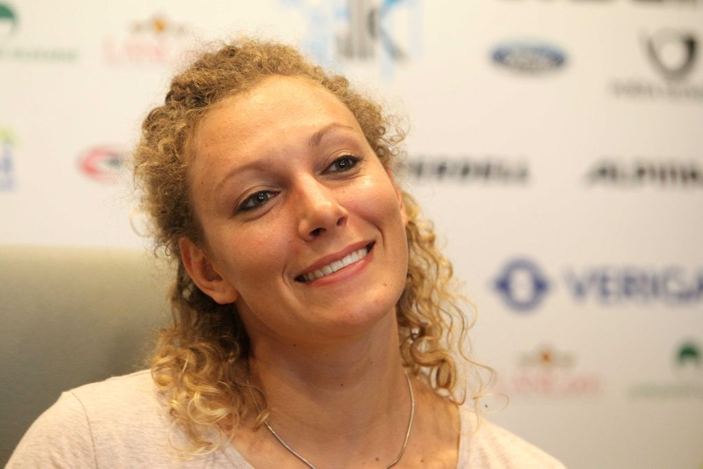 Ilka v olimpijsko sezono s čelado Milka