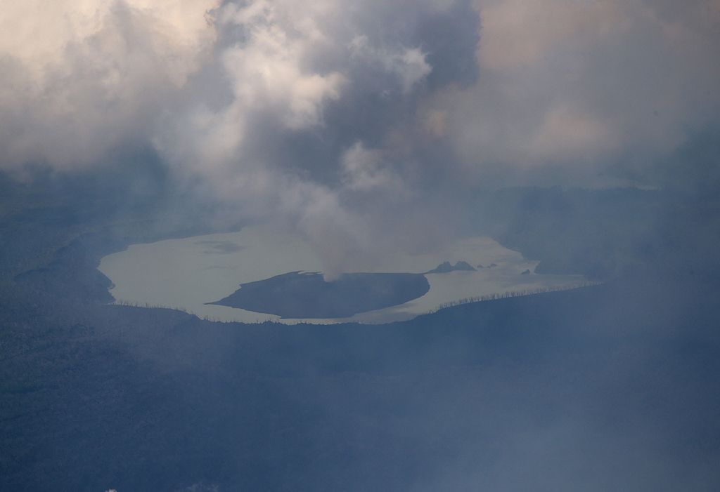 Vanuatu: Zaradi vulkana evakuirali ves otok