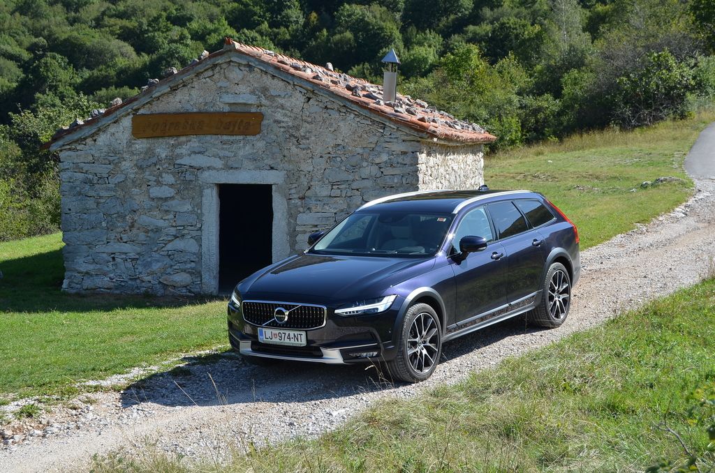 Preizkusili smo: Volvo V90 CC T6 pro AWD A