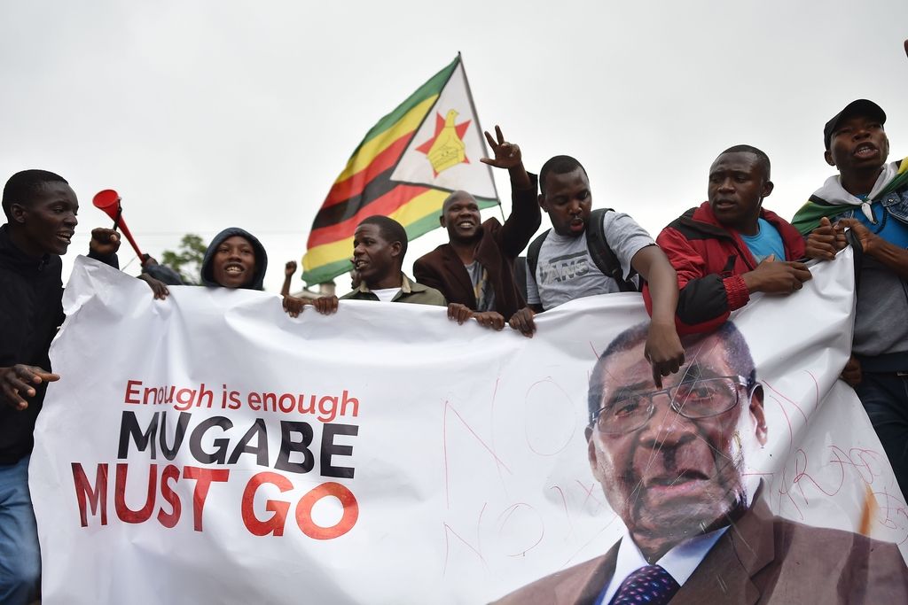 Vladajoča stranka bo Mugabeja odstavila s čela stranke