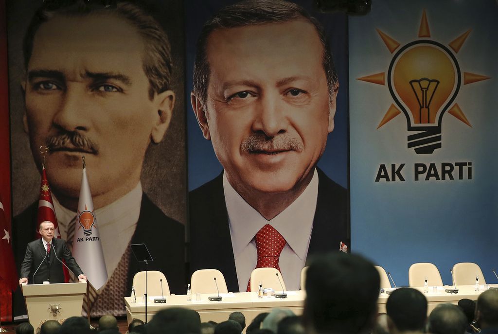 Erdogan in Atatürk tarči »napada« Nata