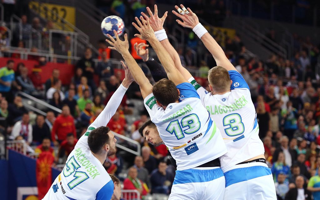 Poraz proti Dancem razblinil sanje slovenskih rokometa&scaron;ev&nbsp;