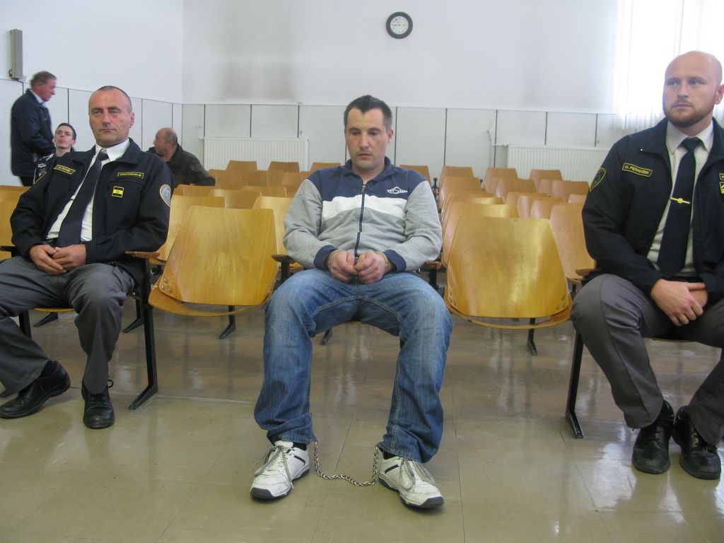 Domnevni morilec pričam iz Bosne še ni prisluhnil