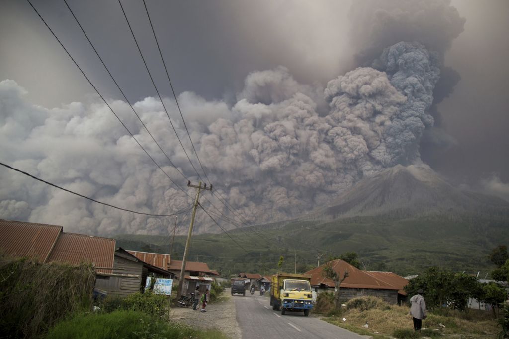 V Indoneziji izbruhnil vulkan Sinabung