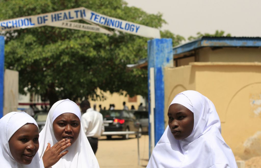 V Nigeriji po napadu Boko Harama na šolo pogrešajo več kot 100 deklet