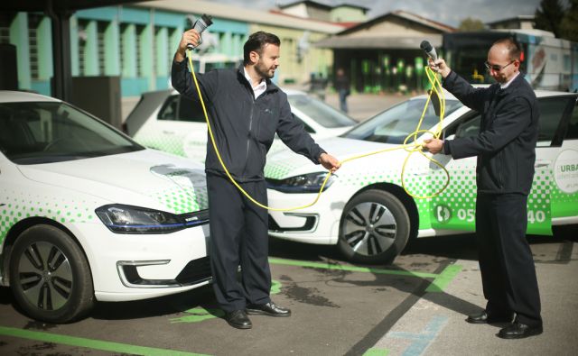 Električna osebna vozila v Ljubljanskem potniškem prometu. Volkswagen e-Golf. Ljubljana, Slovenija 3.oktobra 2016.
[LPP,elekrična vozila,e-Golf,Volkswagen,avtomobili,zelena energija]