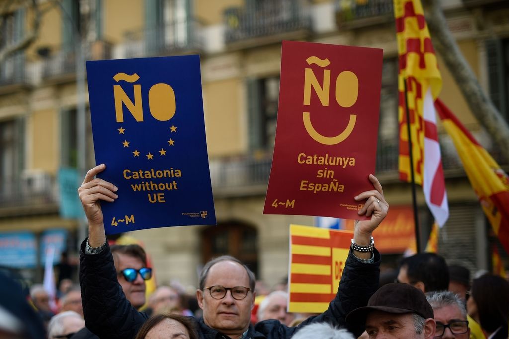 Na ulicah Barcelone protestniki proti samostojnosti Katalonije