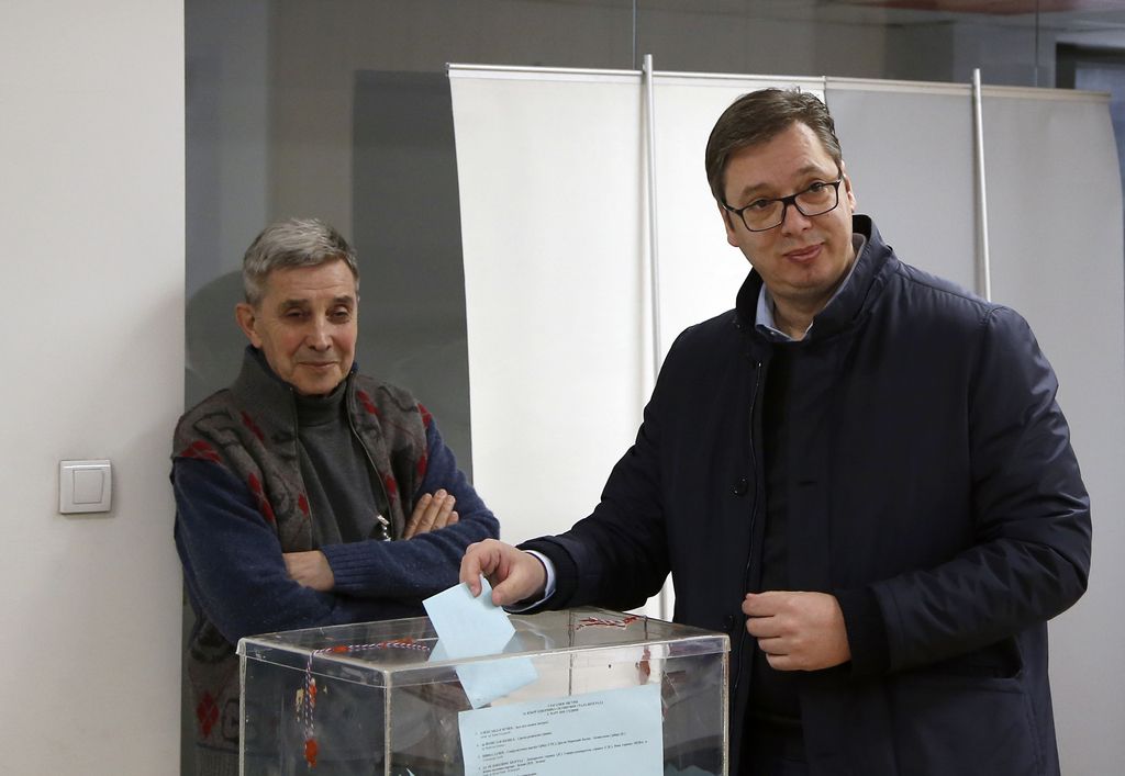Vračanje Srbije v enostrankarski sistem