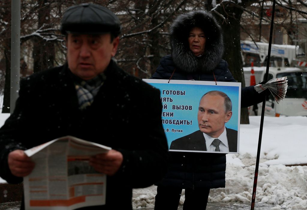 V labirintih sveta: Trije plakati za Putina