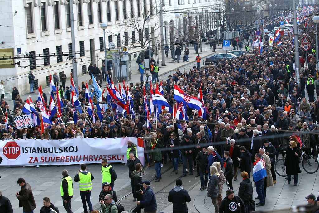 V Zagrebu več tisoč protestnikov proti istanbulski konvenciji