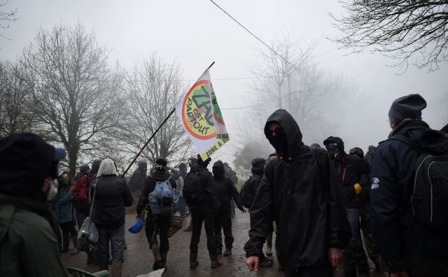 FRANCE-NDDL-ZAD-POLITICS-POLICE