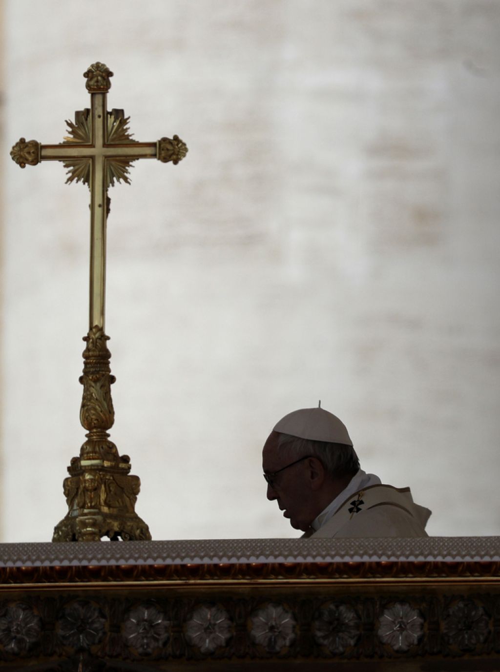 Papež posvaril kritike svoje odprtosti do migrantov