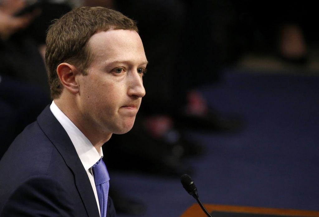 Zuckerberg z opravičilom senatorjem za zlorabe osebnih podatkov