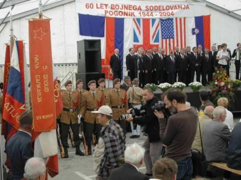 Za borce in prapore našli prostor