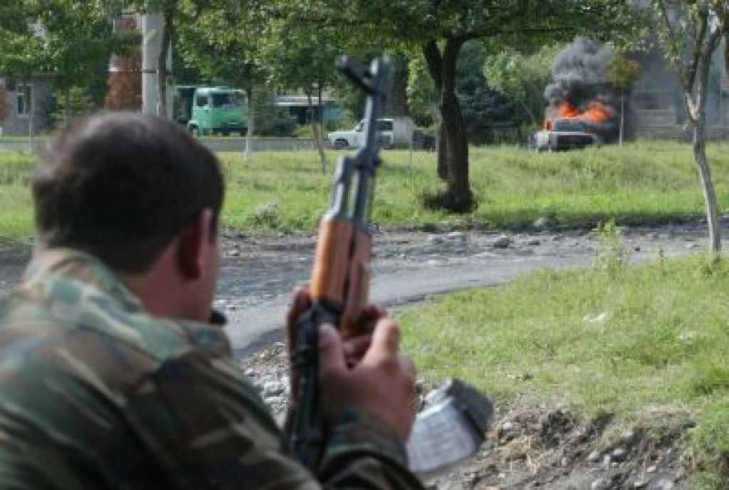 Tragedijo v Beslanu sprožila ruska vojska?