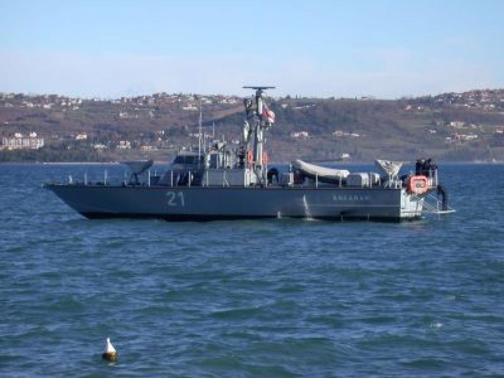 Vojaško ladjo za ruski klirinški dolg