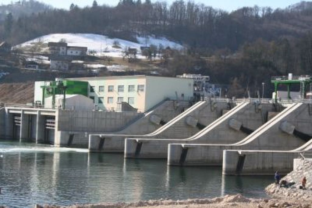 Nova HE Bo&scaron;tanj ostala brez treh generatorjev