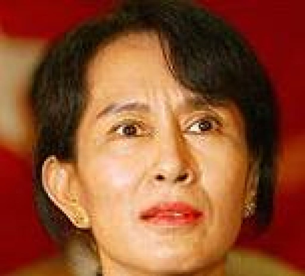 Aung San Suu Kyi podaljšali hišni pripor