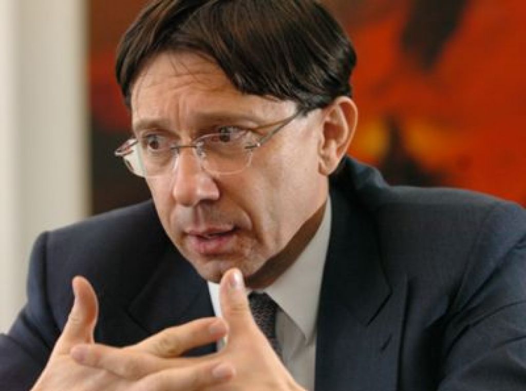 Petrol s popolnoma novo upravo