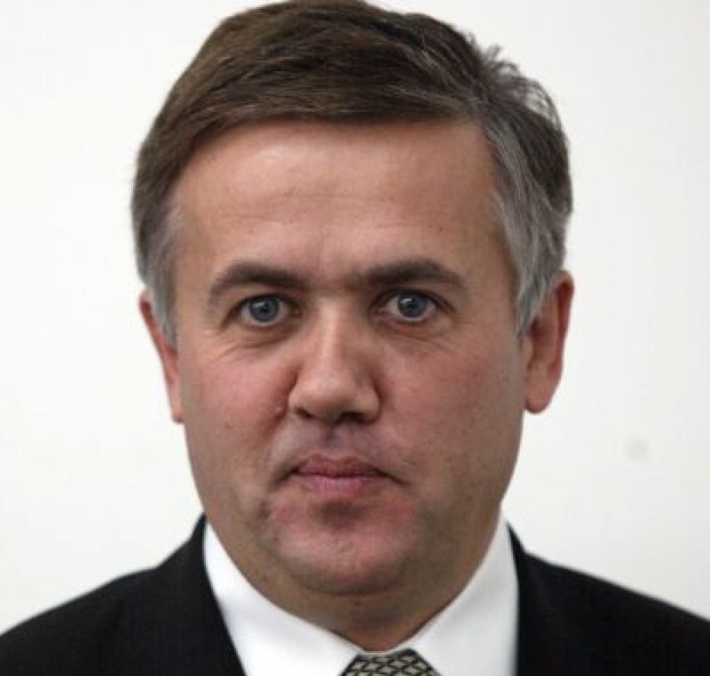 Pukšič odšel, Špiletič odhaja